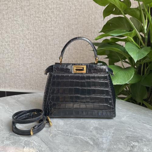 Fendi - Mini peekaboo
