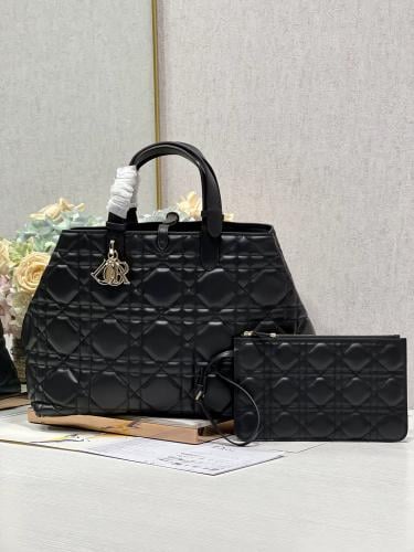 large Dior Toujours