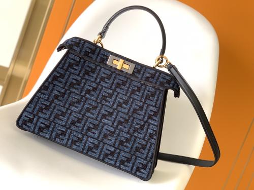 Fendi- 33cm Peekaboo