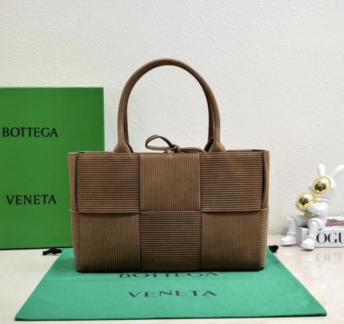 Bottega Arco Tote Bag