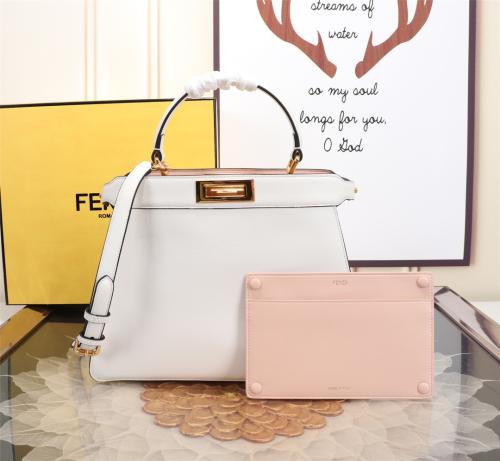 Fendi- 33cm Peekaboo