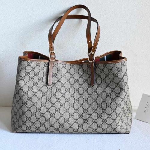 GG Emblem Medium Tote Bag