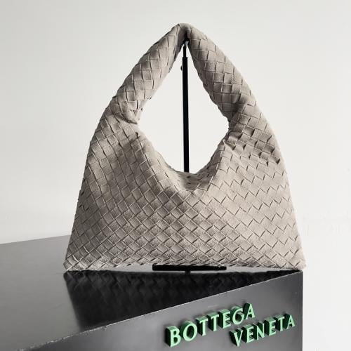 Small Bottega Hop Bag