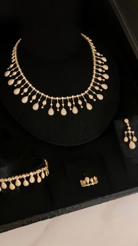 Aura set