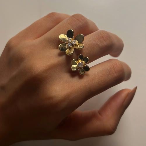 Gold flowers ring