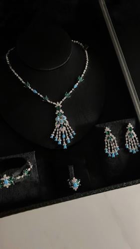 Turquoise stone set