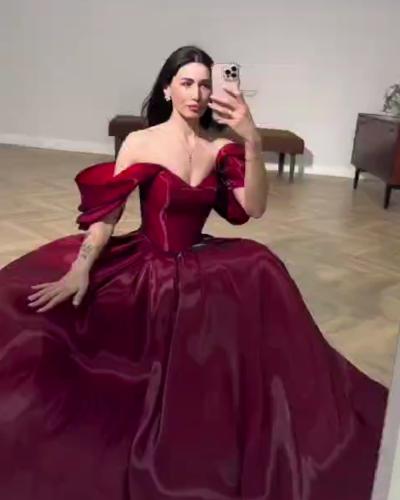 فستان سهرة كلوش ملكي