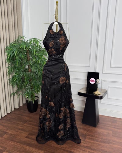 فستان كلفة ورد بارز بخرز