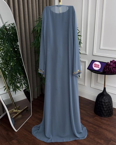 جلابية بشت سهرة مطرزة