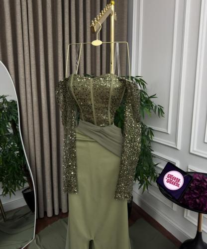 فستان مطرز ذيل كلوش