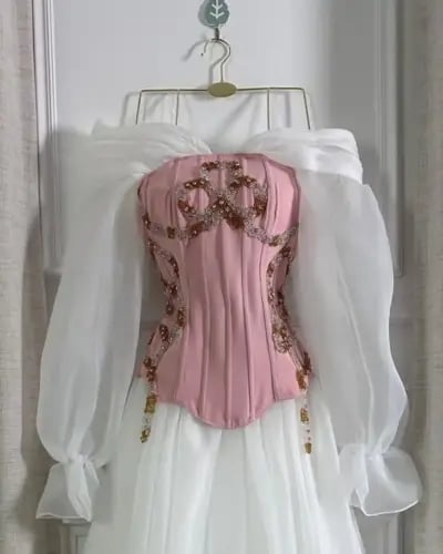 فستان كورسيه مطرز كلوش