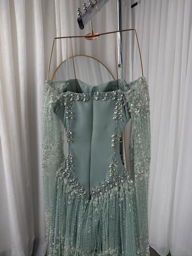 فستان سهرة مطرز خرز