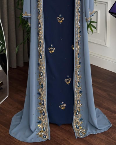 جلابية بشت سهرة مطرزة