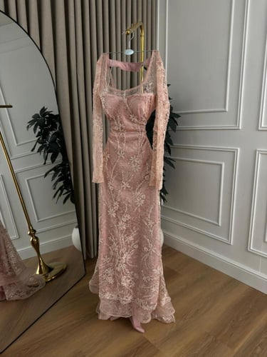 فستان دانتيل بطانة تفتة