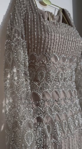 فستان سهرة شامبين مطرز