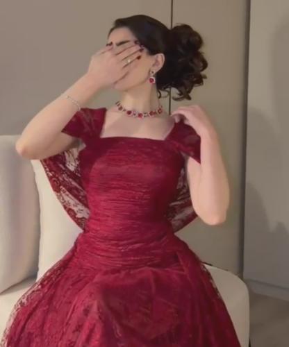 فستان دانتيل كلوش