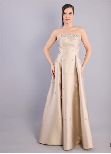 فستان سهرة ناعم