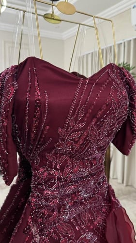 فستان سهرة مطرز الوان