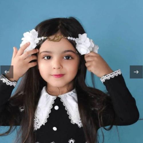 طوق بالاسم مع الورد . يمكنك حفر الاسم او الحرف حسب...