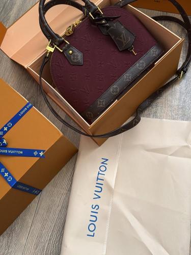 شنطة LV الانيقة