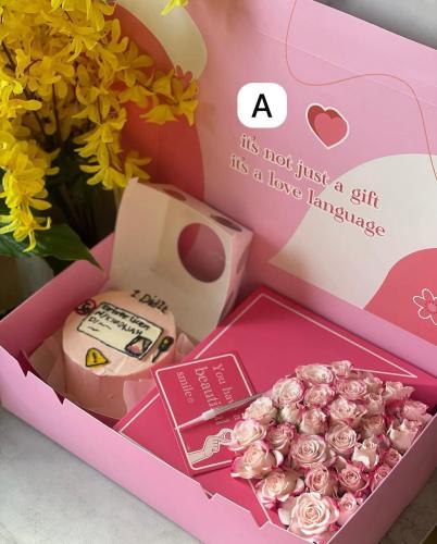 Cake box with roses (4 inch) pink