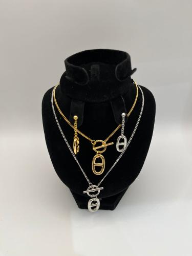 Erms necklace set