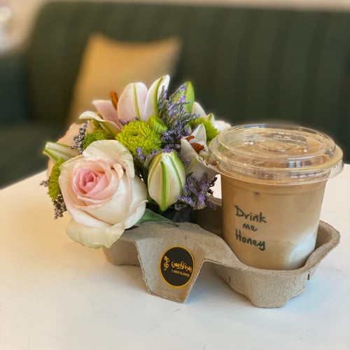 قهوة وورد - لاريس