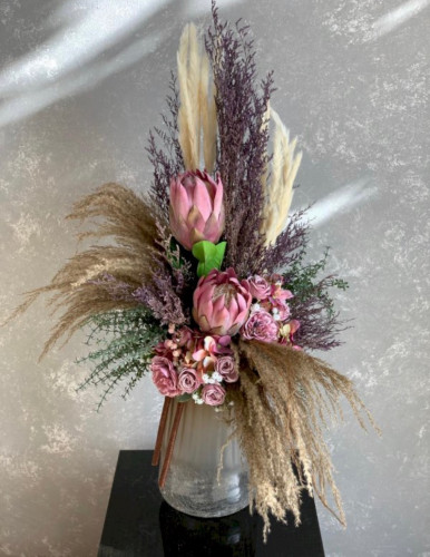 فازة ورد صناعي فخمة بملمس طبيعي