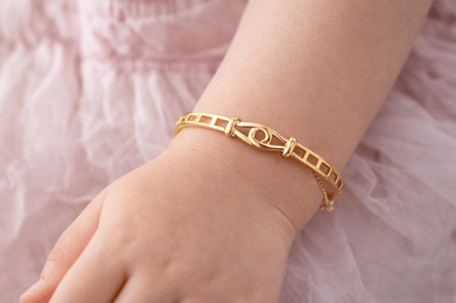 إسوارة طفلة ذهب عيار ١٨