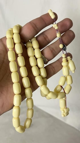دومنه صب قديم عدد الخرز ٤٥ القياس ٩،٥٠ في ١٥ معها...