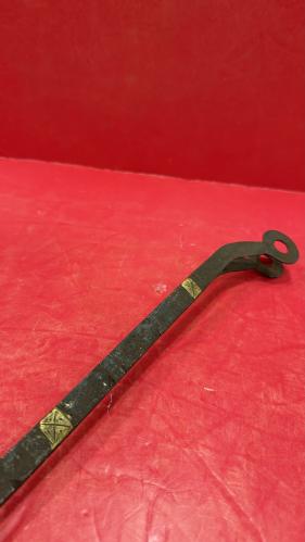 ملقاط جمر منقوش ومنحس