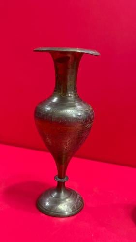 فازة وكاسه نحاس