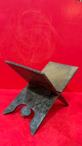 كرسي او حامل مصحف