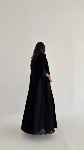 عبايه دانتيل شتوي