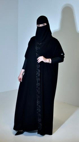 عبايه لينا