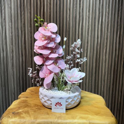 استاند مولودة صناعي