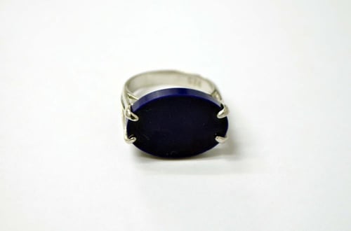 خاتم شــغمـوم ( كحلي ) فضّه عيار 925