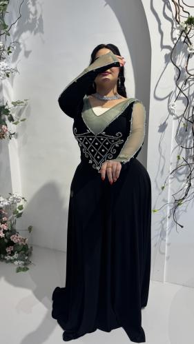 كلوش اسود وتل وشك فضي واخضر