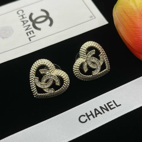 حلق شانيل قلب