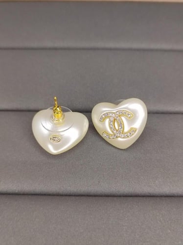 حلق شانيل قلب لولو