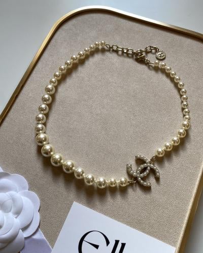 عقد شانيل انيق