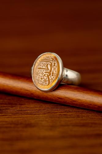 خاتم عقيق يماني منقوش بخط الثلث - توقيع ذره