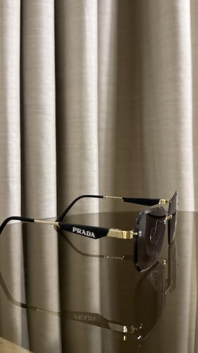 نظارة برادا للجنسين