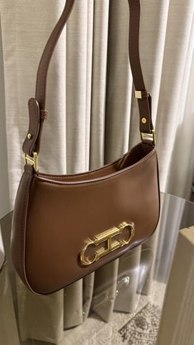 شنطة كتف CH