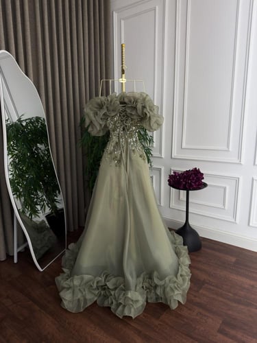 فستان ناديه