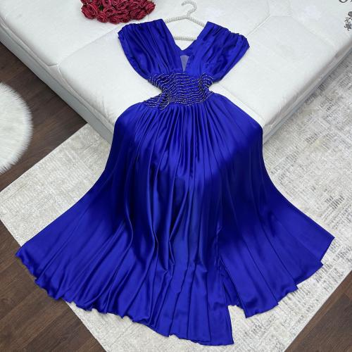 فستان أثريا