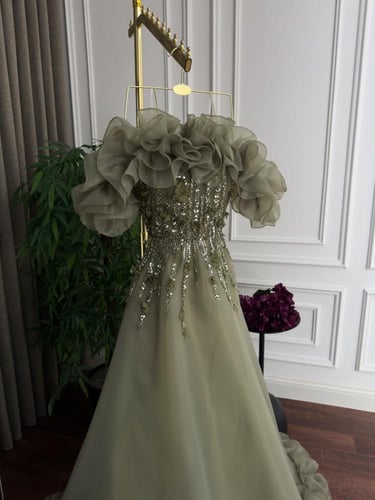 فستان ناديه