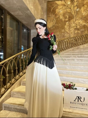 فستان اسود وابيض،