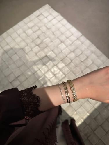 بكج اساور فاخرة بتصميم عصري أنيق