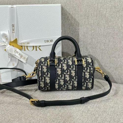 شنطة ديور Nano Dior Groove 17 Bag مقاس 17cm
